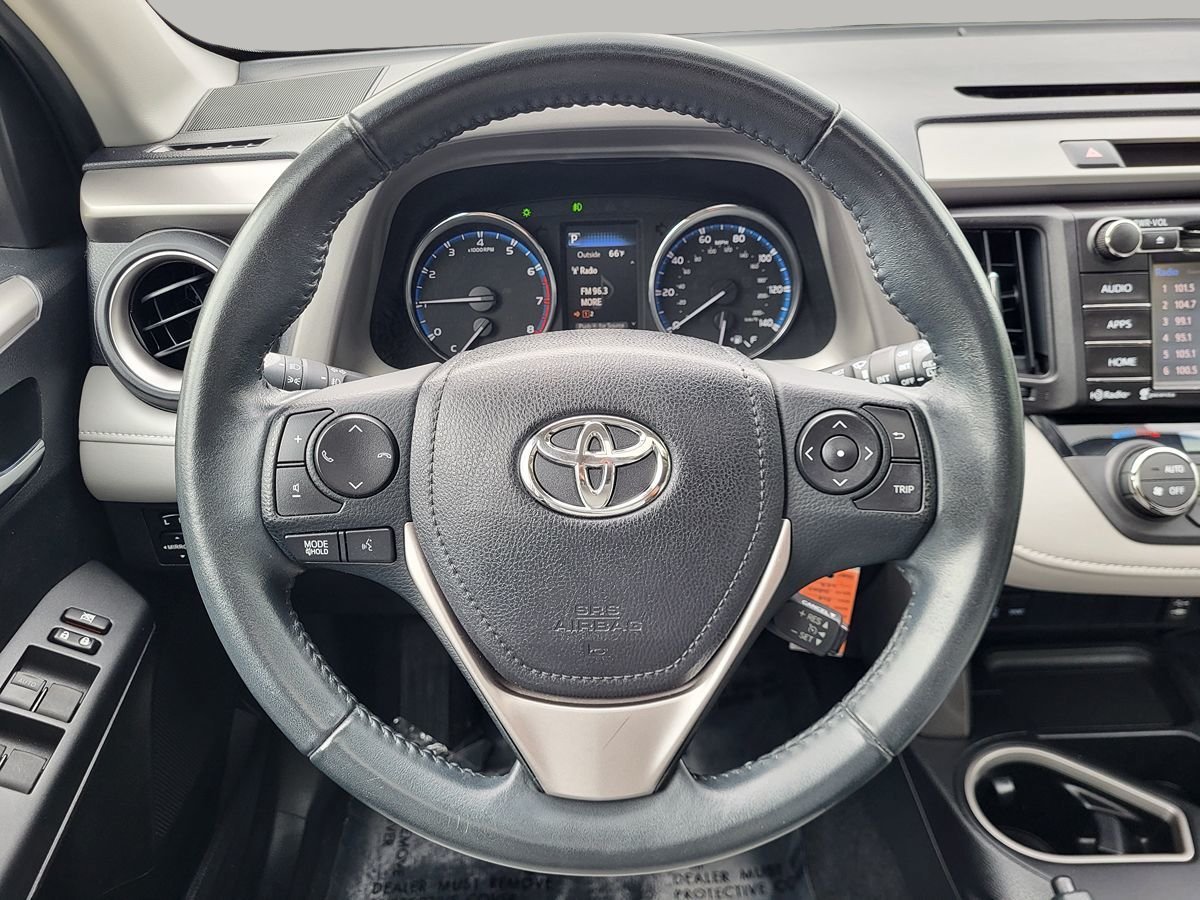 Used 2016 Toyota RAV4 XLE AWD/4WD image 21
