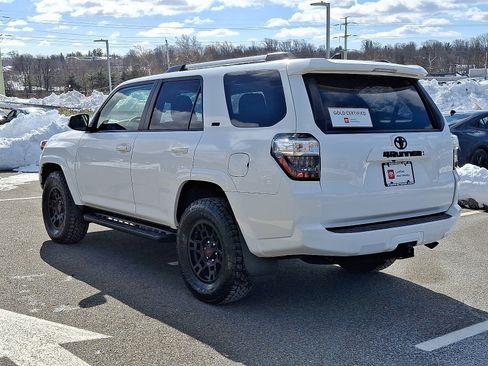 Certified 2020 Toyota 4Runner SR5 Premium w/ Moonroof Package image 4