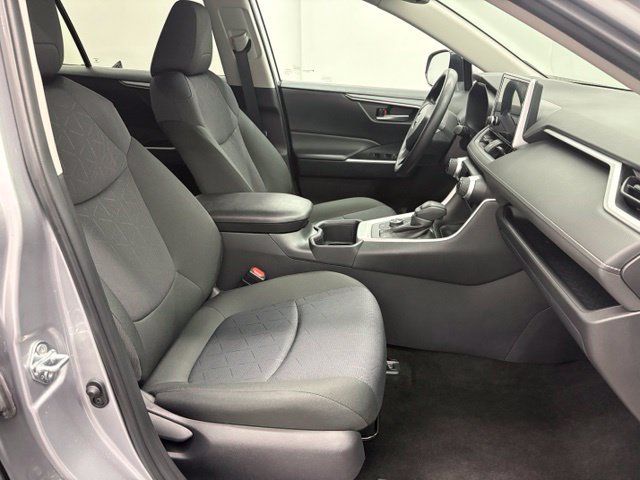 Used 2025 Toyota RAV4 XLE AWD/4WD image 34