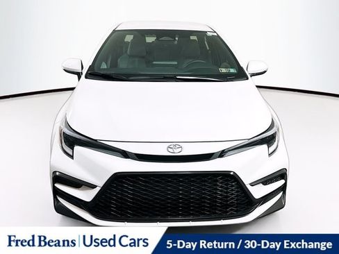 Used 2026 Toyota Corolla SE FWD image 2