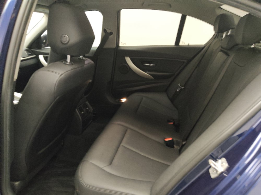 Used 2018 BMW 320i Sedan RWD image 18