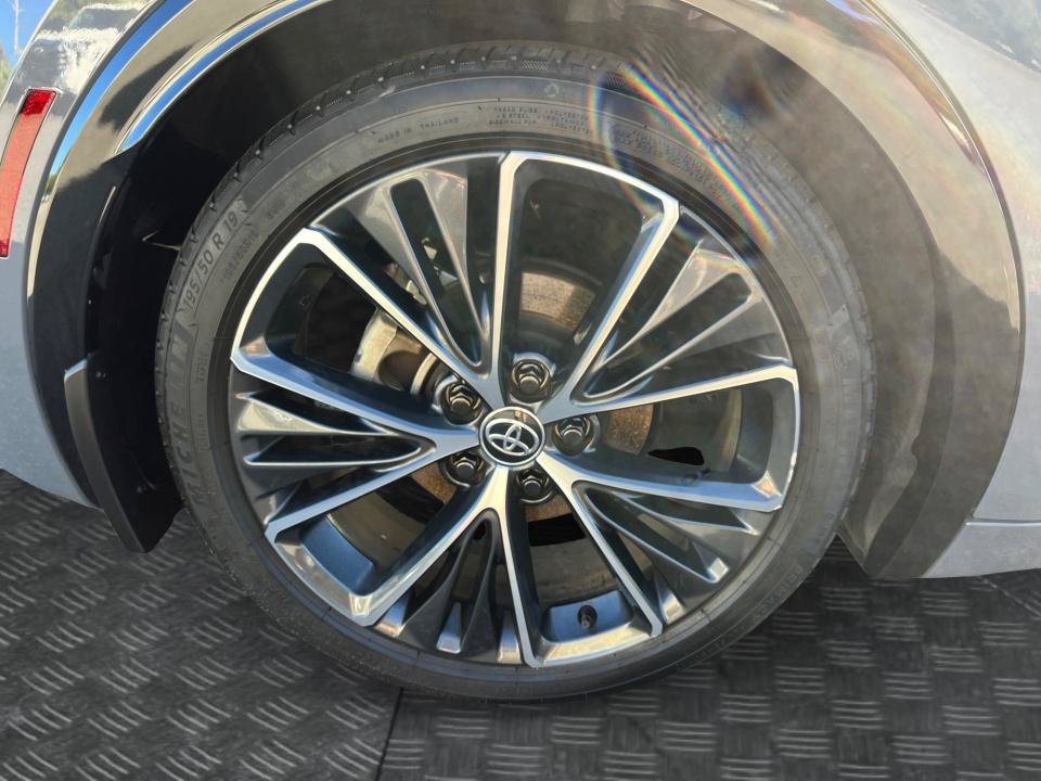 Used 2025 Toyota Prius XLE FWD image 23