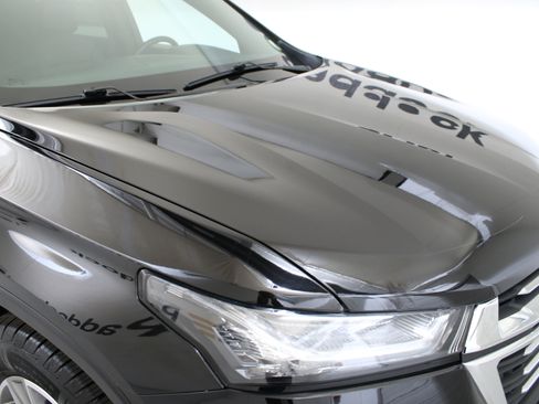 Used 2023 Chevrolet Traverse LT w/ LPO, Floor Liner Package AWD/4WD image 12