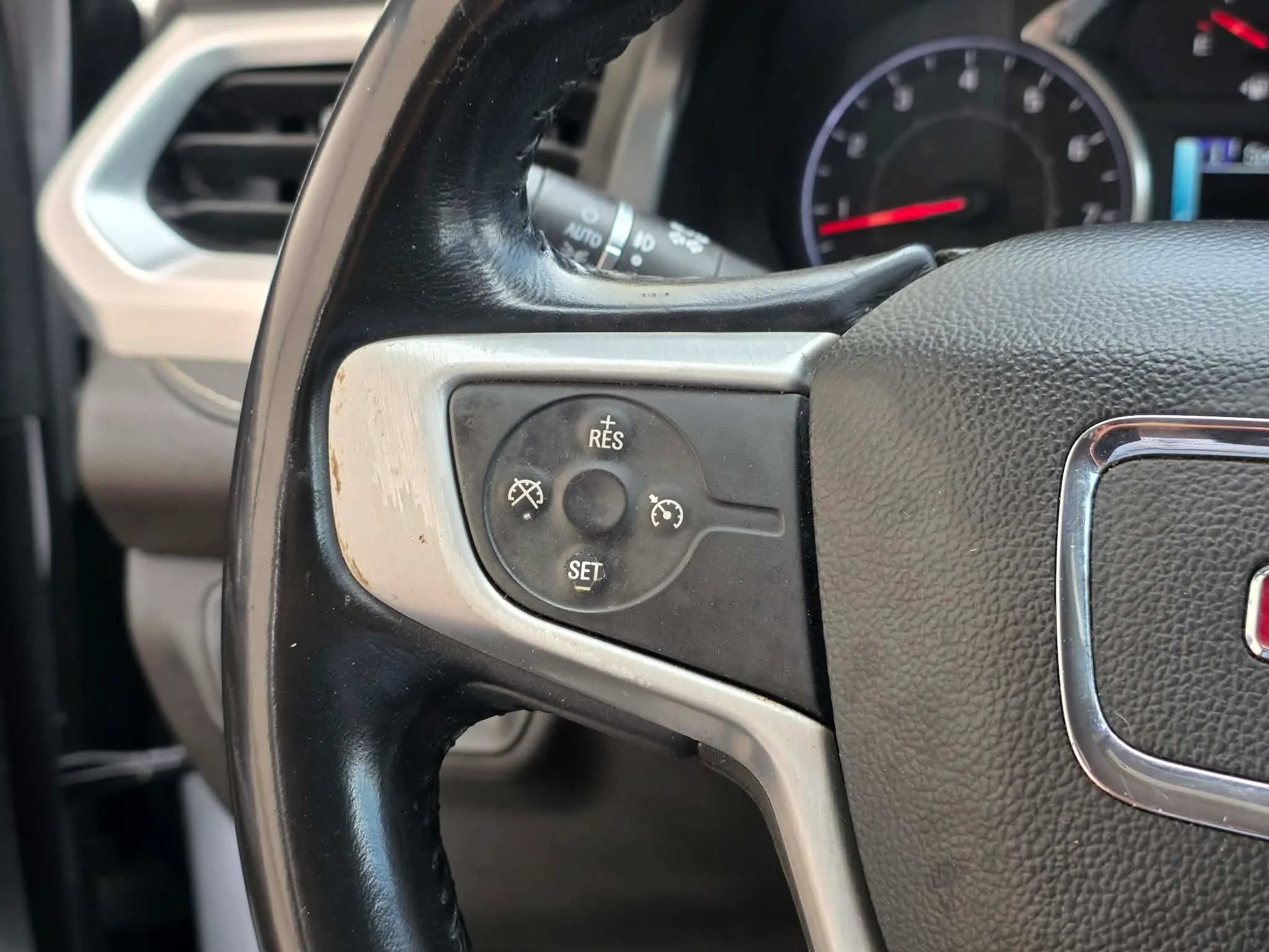 Used 2019 GMC Acadia SLT FWD image 22