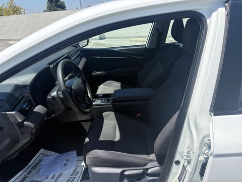 Used 2025 Toyota Camry LE FWD image 33