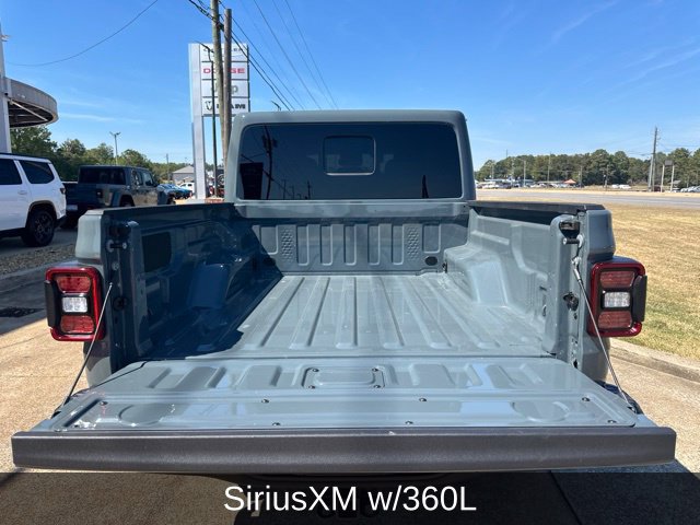 Used 2025 Jeep Gladiator Mojave AWD/4WD image 11