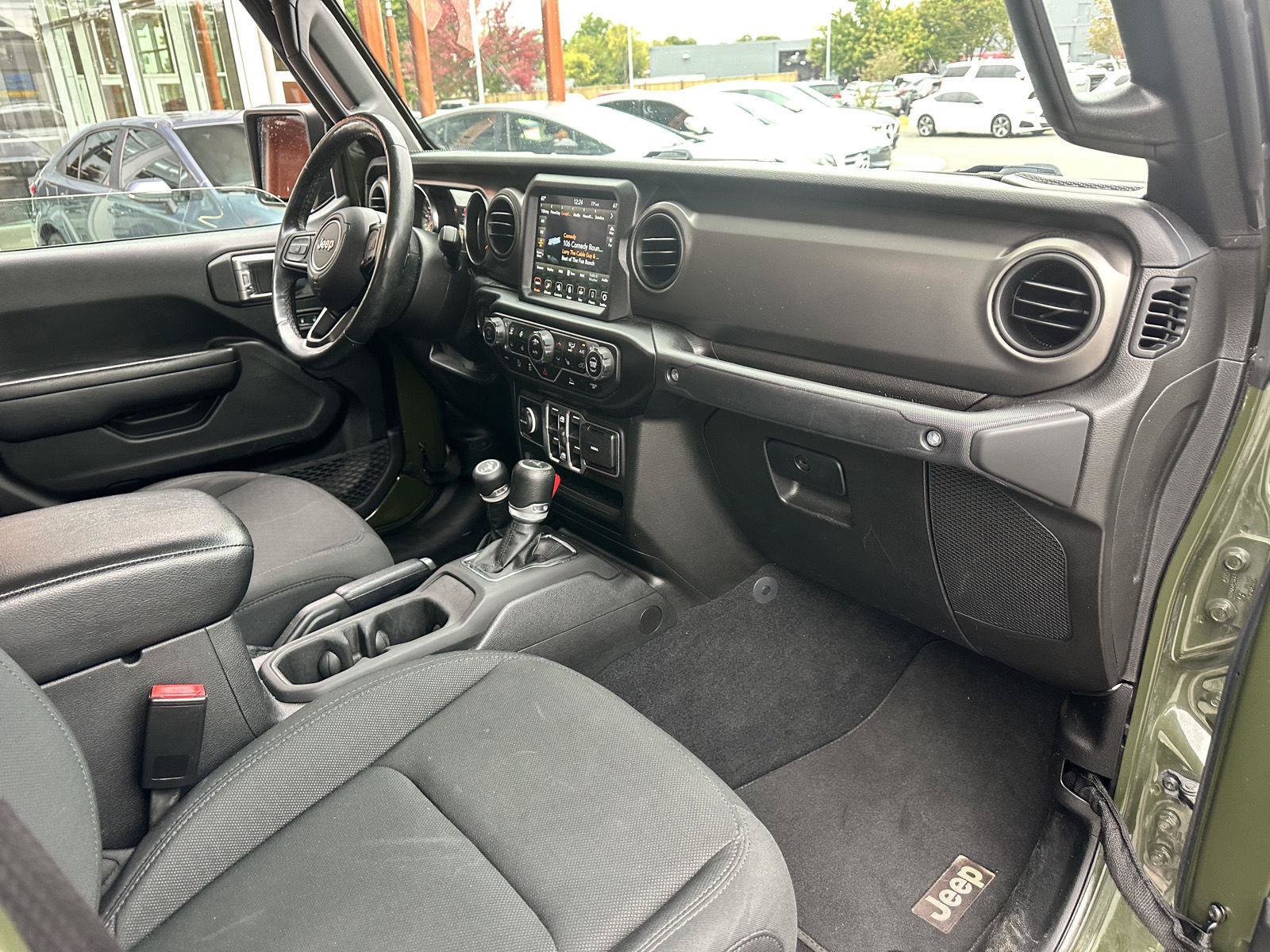 Used 2022 Jeep Gladiator Sport AWD/4WD image 12