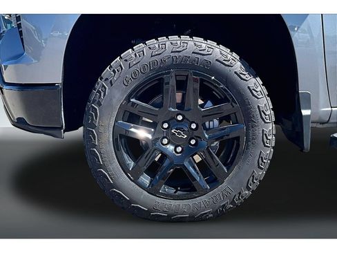 Used 2024 Chevrolet Silverado 1500 LT Trail Boss w/ LT Trail Boss Premium Package AWD/4WD image 35