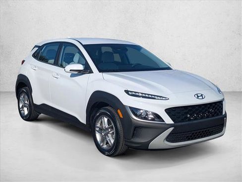 Used 2023 Hyundai Kona SE image 3
