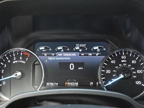 Used 2020 Ford Expedition XLT w/ Equipment Group 202A AWD/4WD image 11
