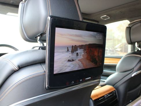 Used 2022 Jeep Grand Wagoneer Series III w/ Rear Seat Video Group 1 AWD/4WD image 14