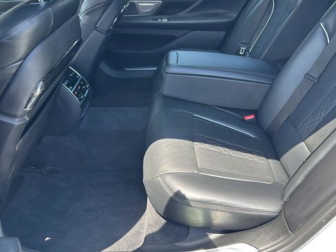 Used 2022 BMW 740i xDrive w/ M Sport Package AWD/4WD image 24