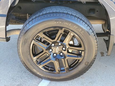 Used 2022 Chevrolet Silverado 1500 RST image 32