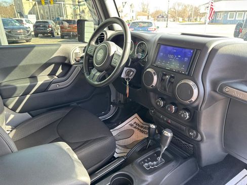 Used 2017 Jeep Wrangler Sport image 10