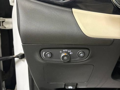 Used 2021 Buick Encore GX Essence AWD/4WD image 9