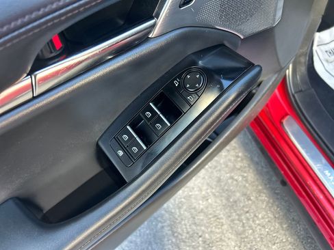 Used 2022 MAZDA MAZDA3 s image 19