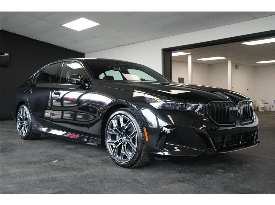 Used 2025 BMW 530i w/ M Sport Package RWD image 1