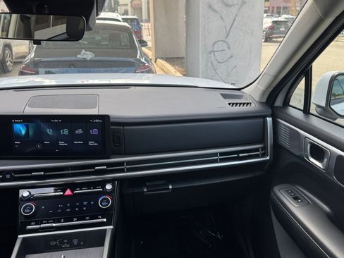 Used 2025 Hyundai Santa Fe SEL image 38