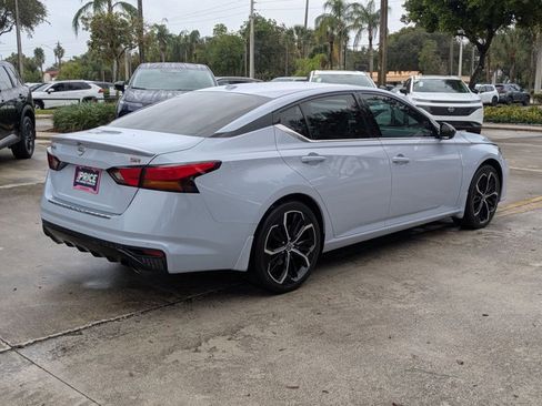Used 2023 Nissan Altima 2.5 SR w/ SR Premium Package image 5
