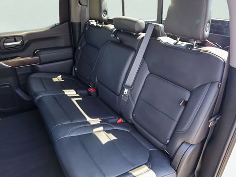 Used 2019 GMC Sierra 1500 SLT w/ SLT Premium Plus Package AWD/4WD image 28