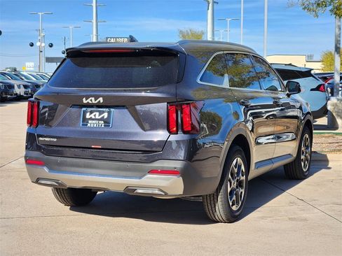 New 2026 Kia Sorento S w/ S Panoramic Sunroof Package image 4
