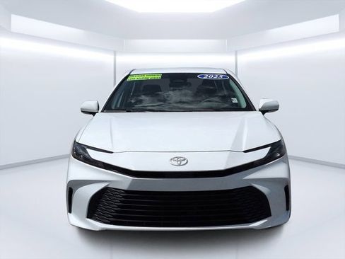 Used 2025 Toyota Camry LE FWD image 8