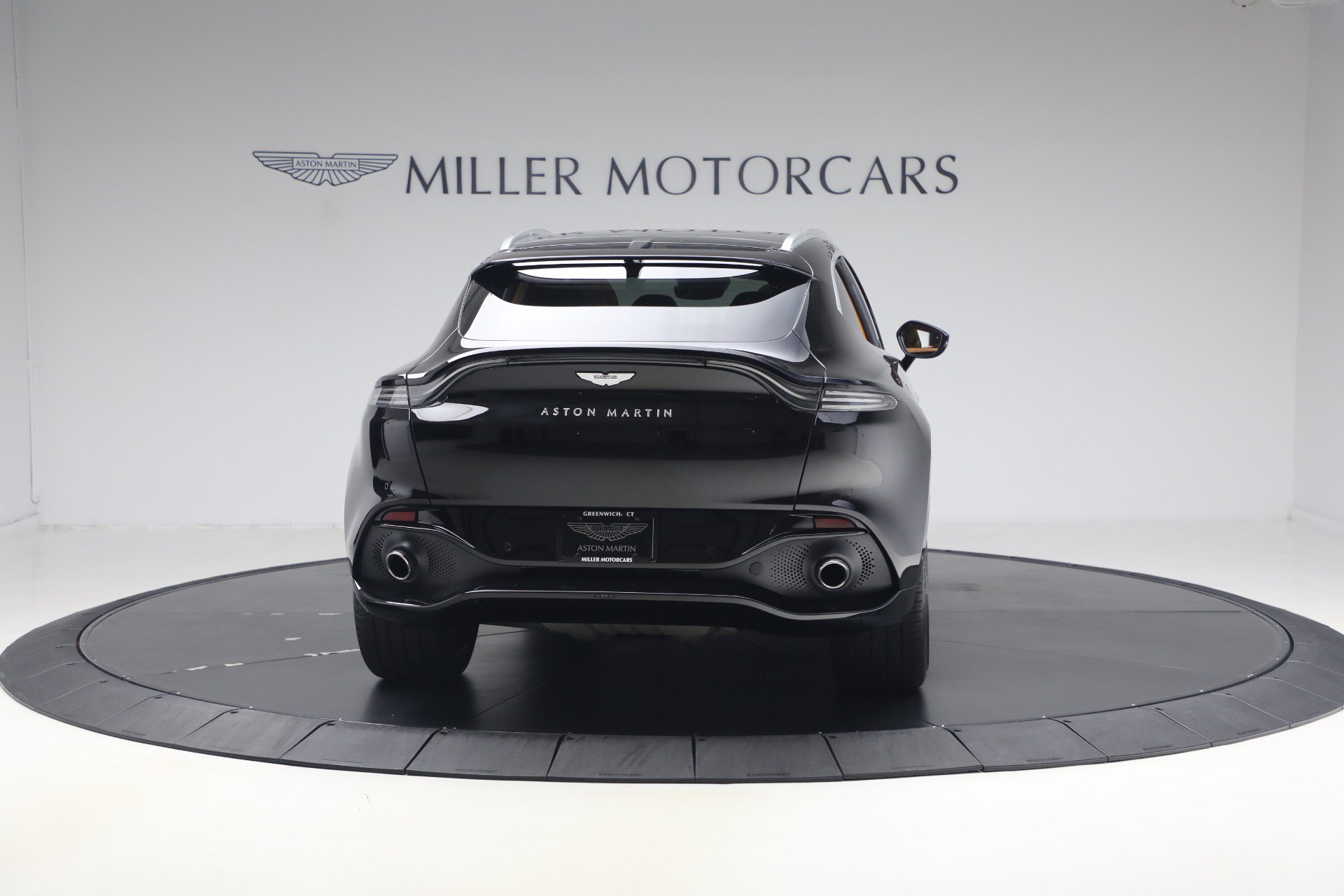 Used 2021 Aston Martin DBX AWD/4WD image 6