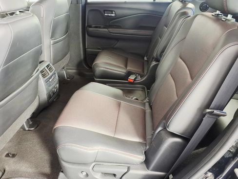 Used 2021 Honda Pilot Black Edition image 5