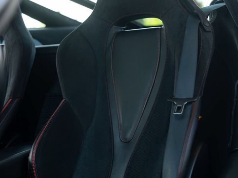 Used 2021 McLaren 720S Performance RWD image 31