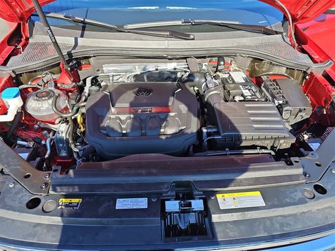 Certified 2024 Volkswagen Tiguan SEL R-Line image 32