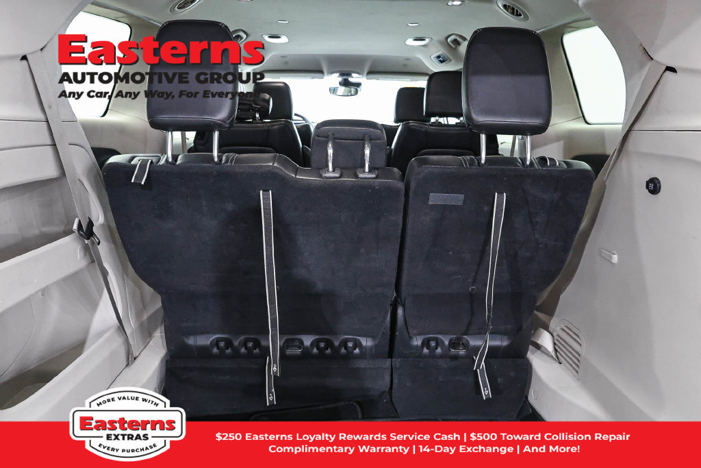 Used 2023 Chrysler Pacifica Touring-L FWD image 10