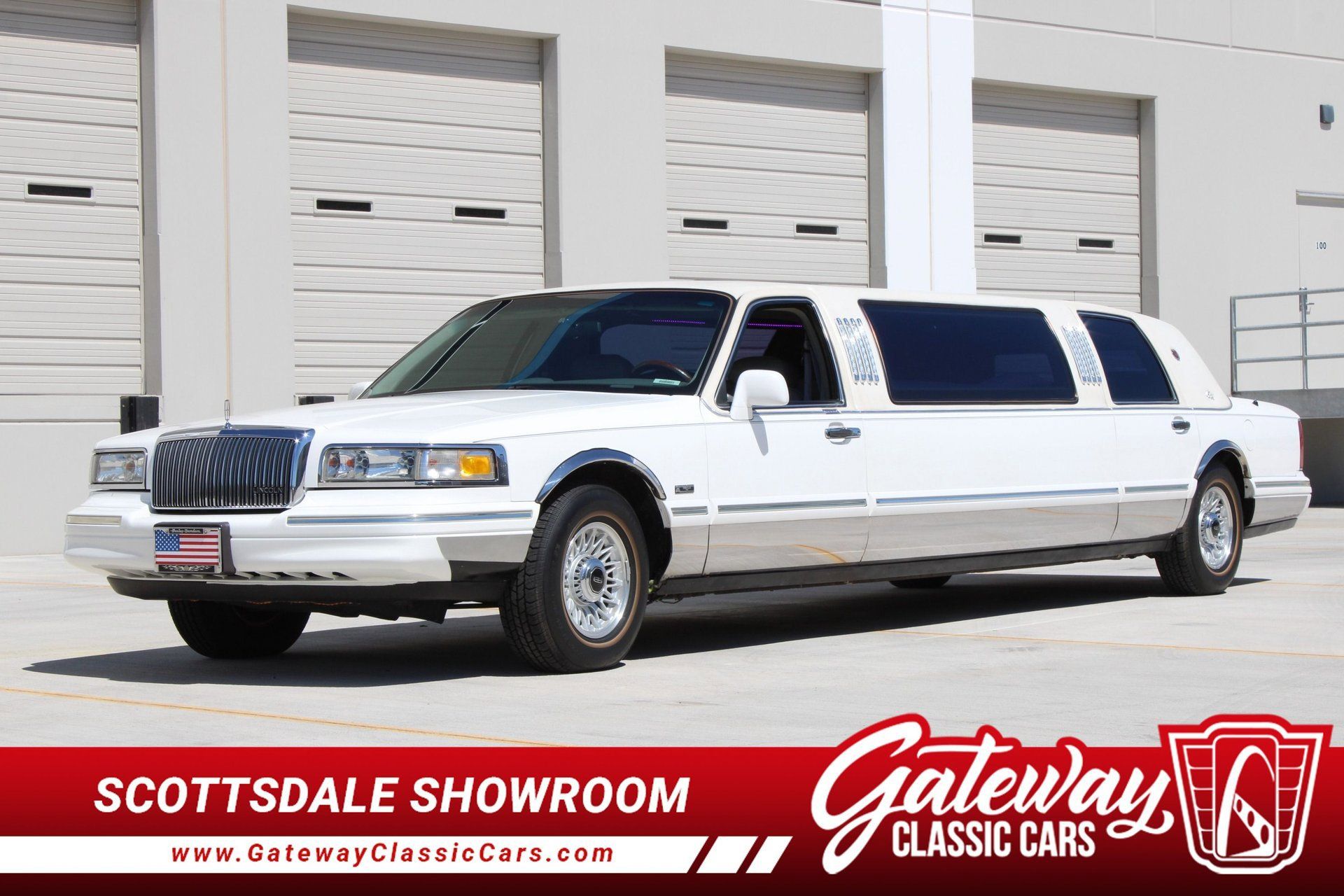 Used 1996 Lincoln Town Car Executive RWD image 1