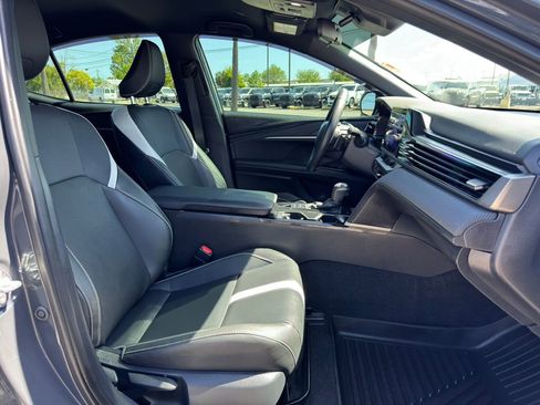 Used 2025 Toyota Camry SE FWD image 19