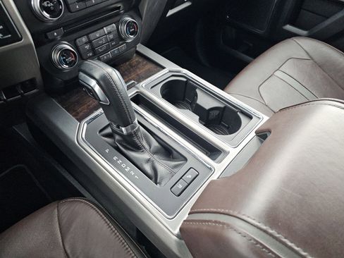 Used 2015 Ford F150 Platinum w/ Equipment Group 701A Luxury image 33