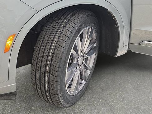 Certified 2025 Cadillac XT6 Premium Luxury AWD/4WD image 29