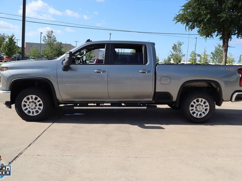 Used 2025 Chevrolet Silverado 3500 LT w/ Safety Package AWD/4WD image 7