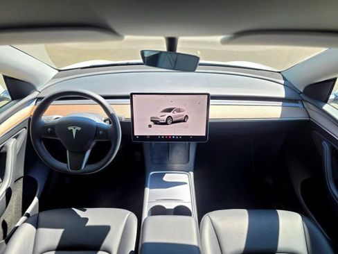 Used 2023 Tesla Model Y Long Range AWD/4WD image 14