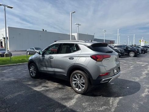 Used 2023 Buick Encore GX Essence w/ Experience Buick Package FWD image 4