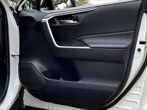 Used 2024 Toyota RAV4 XLE w/ Convenience Package image 29