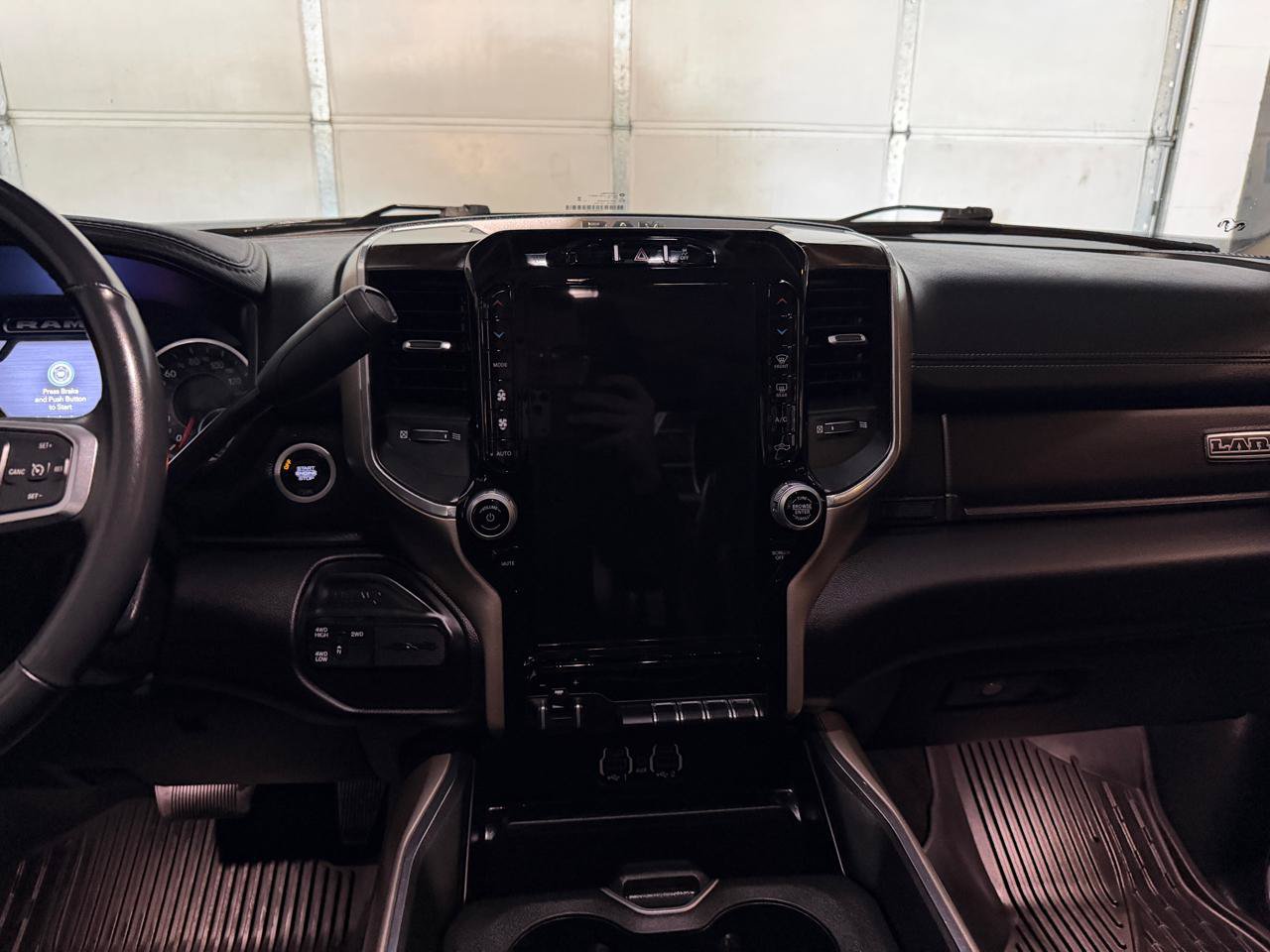 Used 2023 RAM 3500 Laramie AWD/4WD image 15