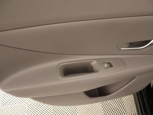 Used 2024 Hyundai Elantra SE FWD image 15