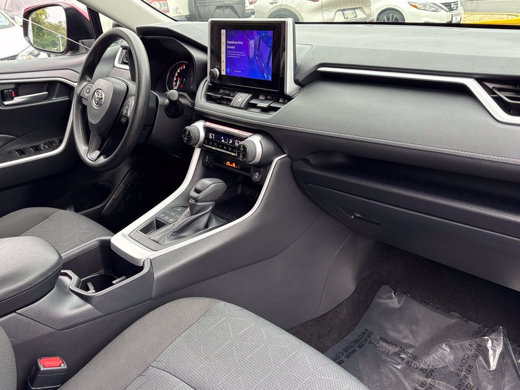 Certified 2025 Toyota RAV4 XLE AWD/4WD image 37