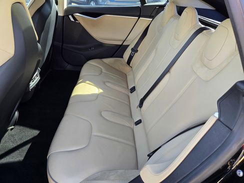 Used 2012 Tesla Model S Signature Performance image 12
