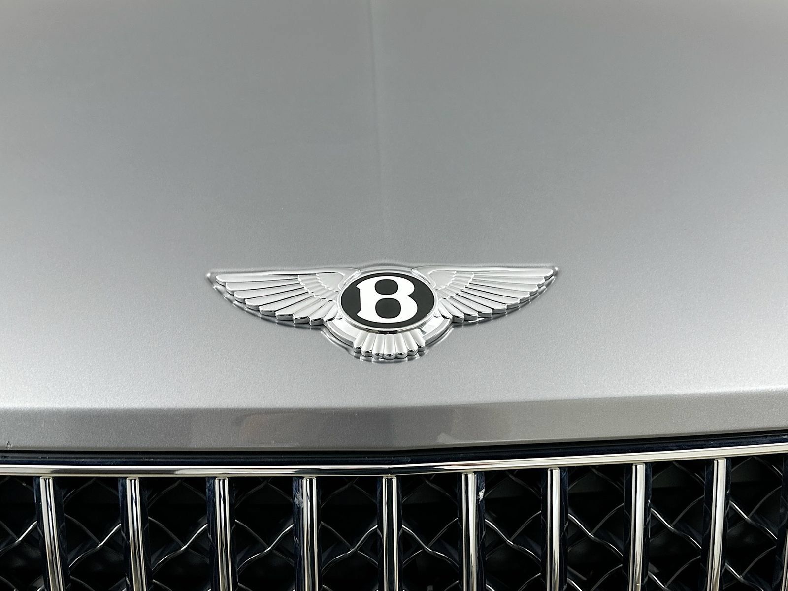 Used 2023 Bentley Bentayga Extended Wheelbase AWD/4WD image 56