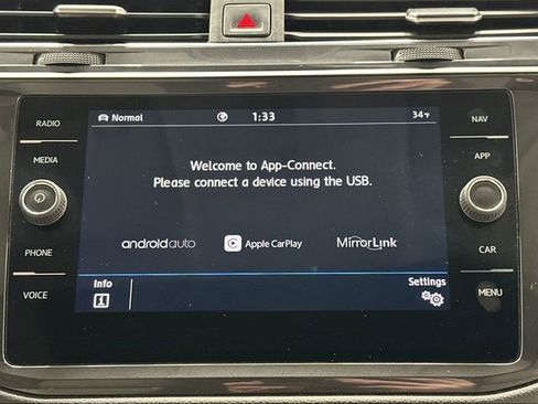 Used 2020 Volkswagen Tiguan SEL image 14