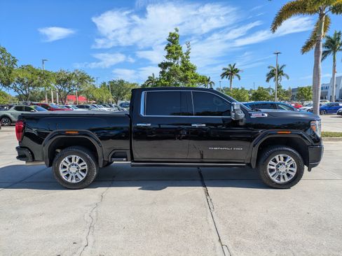 Used 2023 GMC Sierra 2500 Denali w/ Denali Ultimate Package AWD/4WD image 3