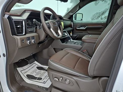 New 2025 GMC Sierra 3500 Denali w/ Technology Package image 2