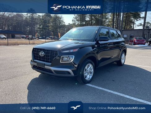 Certified 2025 Hyundai Venue SE image 1