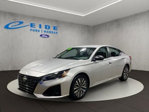 Used 2024 Nissan Altima 2.5 SV FWD image 5