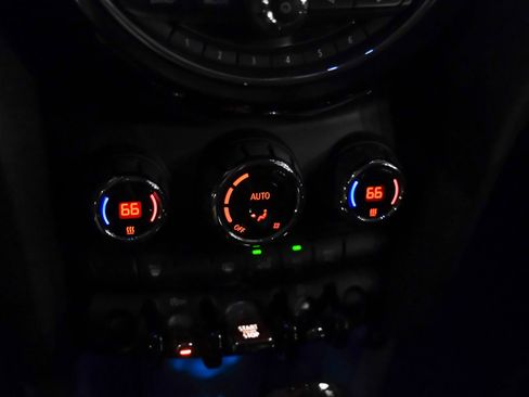 Used 2015 MINI Cooper 2-Door Hardtop image 21